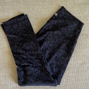 Lululemon Wunder Under Size 4 21 inch